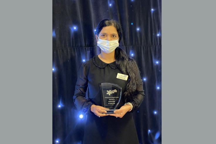 Dr Bosky Nair with award Dr Bosky Nair with award