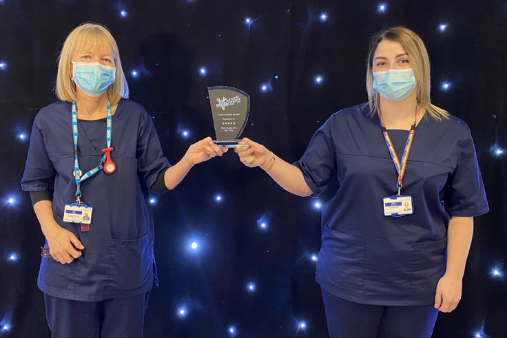 Kim Terry and Kerry Scutts with award Kim Terry and Kerry Scutts with award