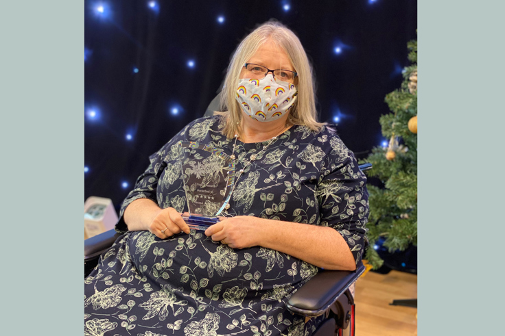 Jacqui Jefferson with award Jacqui Jefferson with award