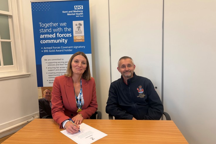 Supporting image: Kent and Medway Mental Health NHS Trust re-signs Armed Forces Covenant Supporting image: Kent and Medway Mental Health NHS Trust re-signs Armed Forces Covenant